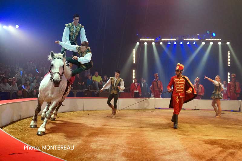 Troupe Jozsef RICHTER - Jockeys acrobatiques