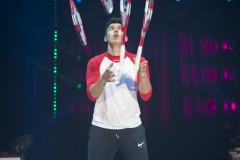 MB180110A0121-Glenn Folco – Jongleur de raquettes – Italie