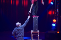 MB180114A2998-Elastic – Comique Excentrique – France