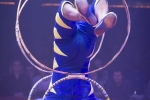 MB180112A1614-Troupe African Dream Circus - A travers les cerceaux – Éthiopie