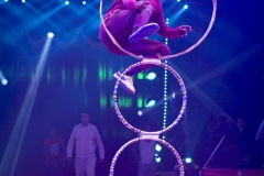 MB180110A0552-Troupe African Dream Circus - A travers les cerceaux – Éthiopie