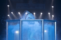 MB190111A0818-Laura MILLER - Anneau aérien aquatique