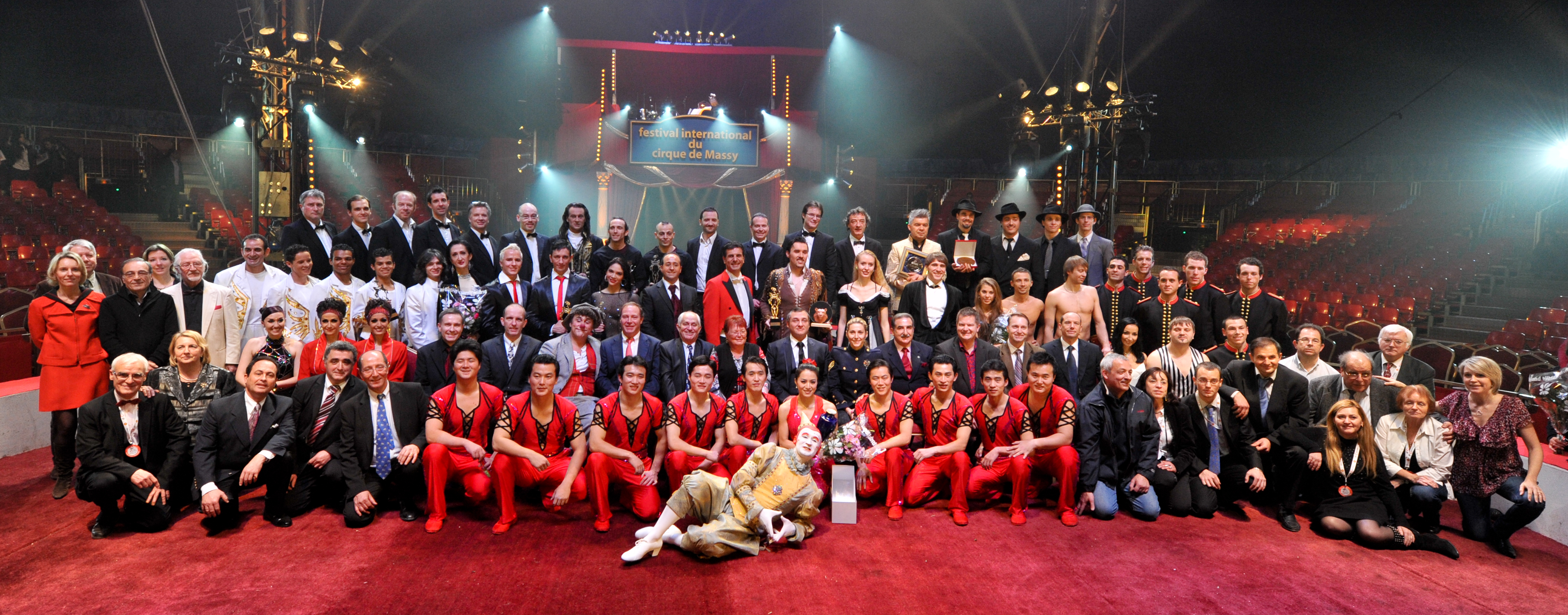Photo de groupe — 19e Festival International du Cirque de Massy 2011
