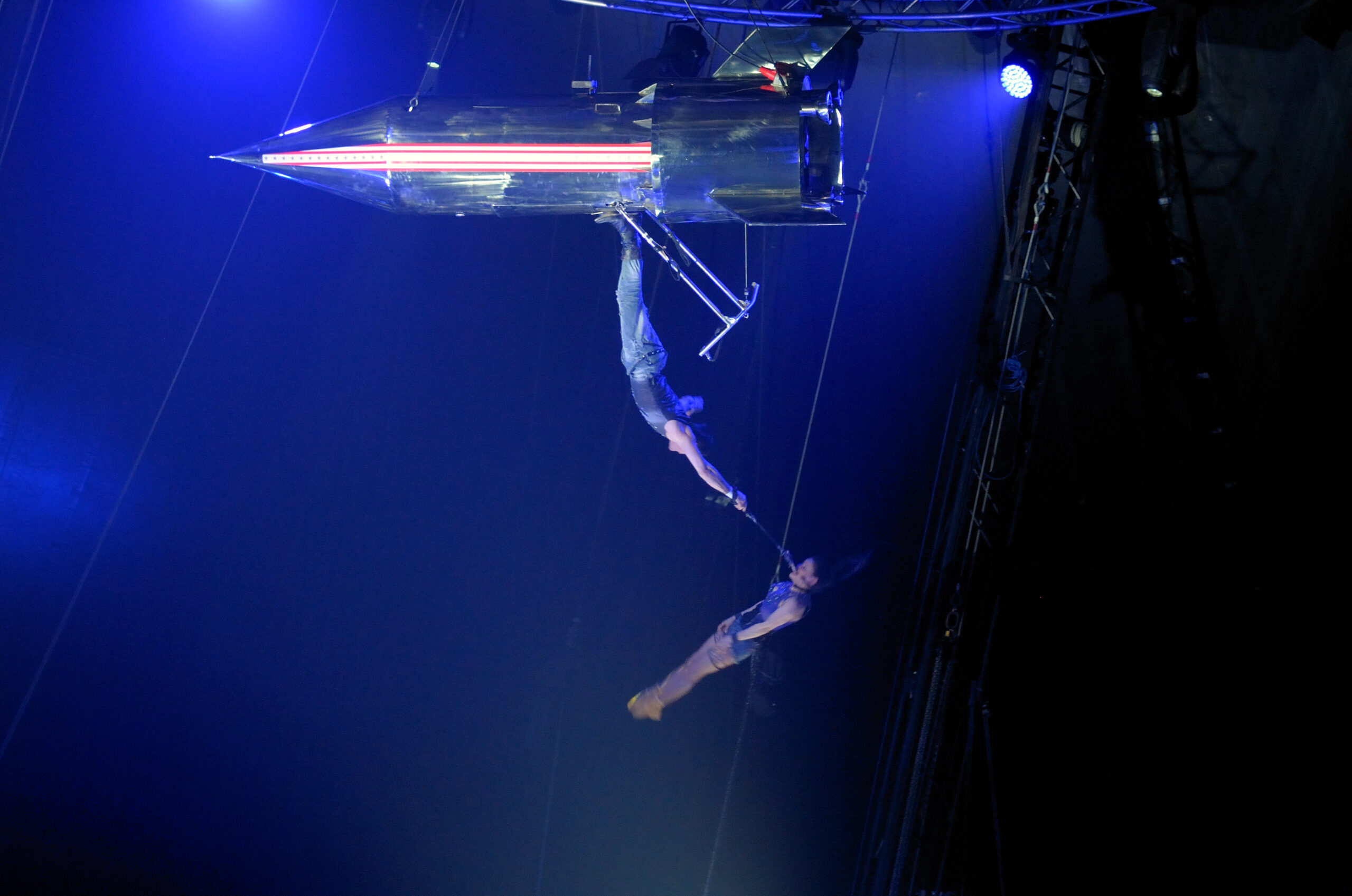 Acrobaties aériennes sous fusée – Duo GARCIA